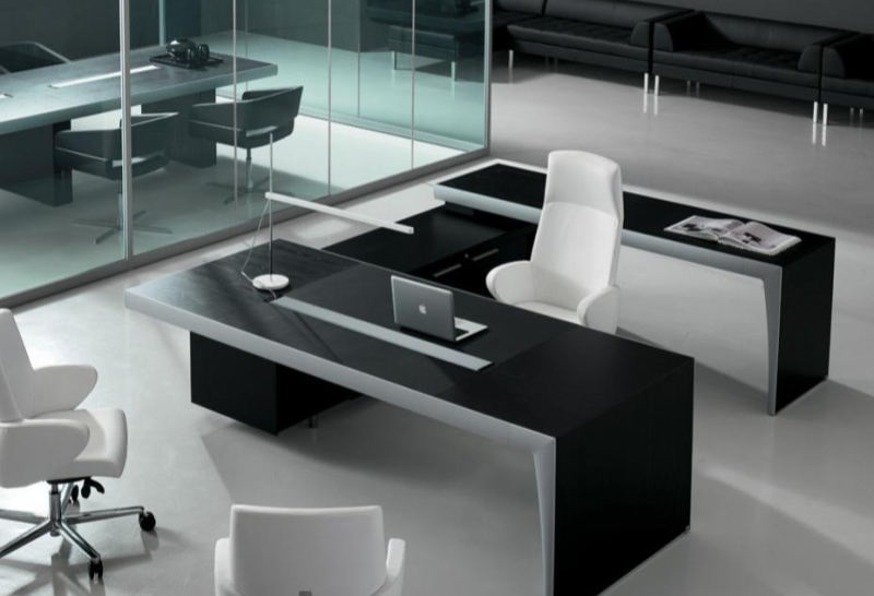 Design Chefzimmer, Designschreibtisch München, Designertisch München, elegante Büromöbel, schwarzer Schreibtisch